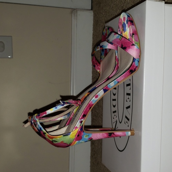 STEVE Madden Stecy Floral Print Ankle Strap Heels Size 9 - Picture 2 of 5